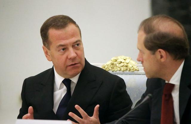 Referendum Donbass, Medvedev rilancia: &ldquo;Pronti a usare l&rsquo;atomica per difenderlo&rdquo;