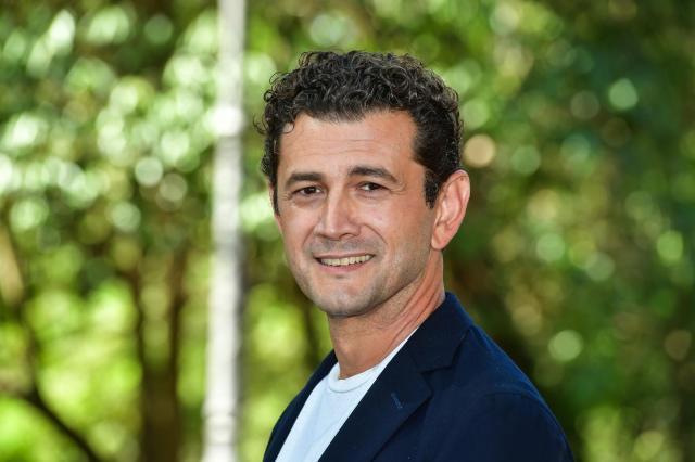 Chi &egrave; Vinicio Marchioni, moglie, figli, et&agrave;, film, sordomuto, ristorante, fisico, vita privata