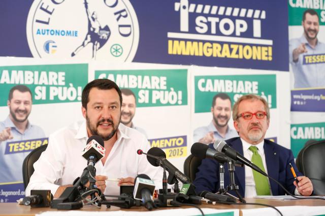 Elezioni, Maroni sconfessa Salvini: "&Egrave; ora di un nuovo segretario per la Lega"