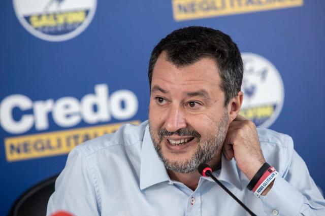 Governo, la pazza idea di Matteo Salvini: appoggio esterno al governo se la Meloni non gli dar&agrave; il Viminale - ESCLUSIVA 