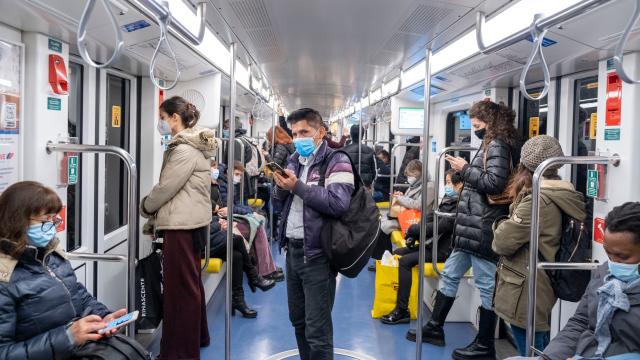 Mascherine sui mezzi pubblici: stop all'obbligo da sabato 1 ottobre