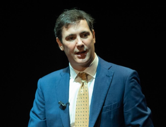 Francesco Vecchi chi &egrave;: et&agrave;, moglie, figli, stipendio, partito politico, origini, altezza, Zona Bianca, Mattino Cinque