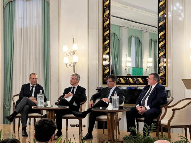 Paolo Capone, Leader UGL, sul lavoro: "Trasformare reddito di cittadinanza in reddito di responsabilit&agrave; per tutelare coesione sociale"