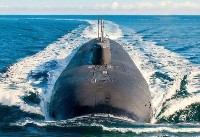 Belgorod K-329, cos'&egrave; il sottomarino russo che spaventa Europa e Usa: costo, equipaggio e armamenti