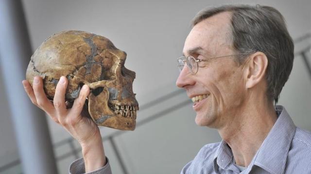 Premio Nobel per la Medicina 2022: vince Svante P&auml;&auml;bo per le sue scoperte sul genoma dell'uomo di Neanderthal