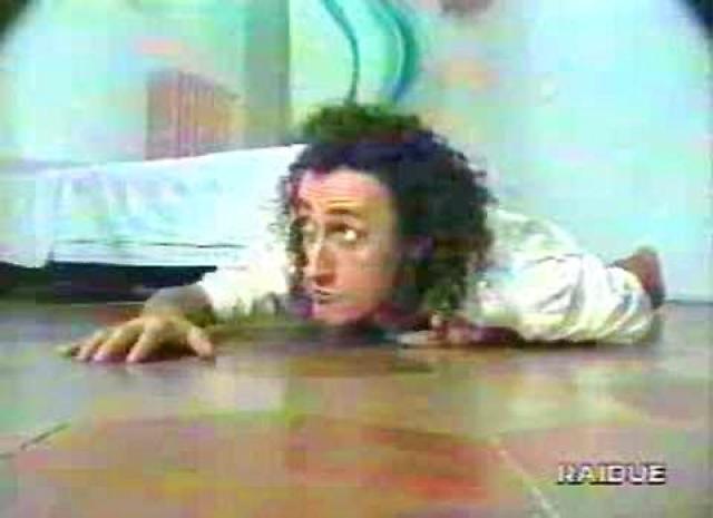 Antonio Rezza ne "L'orrore di vivere"