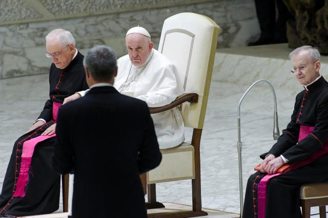 Bergoglio e alcune sue posizioni che puzzano di eresia...