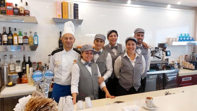 &ldquo;Caro bollette? E io assumo&rdquo;. Imprenditore di Bari apre un laboratorio artigianale