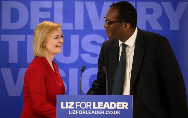 Uk, la &ldquo;Brexit&rdquo; del ministro delle Finanze: destituito Kwasi Kwarteng. Il governo Truss vacilla