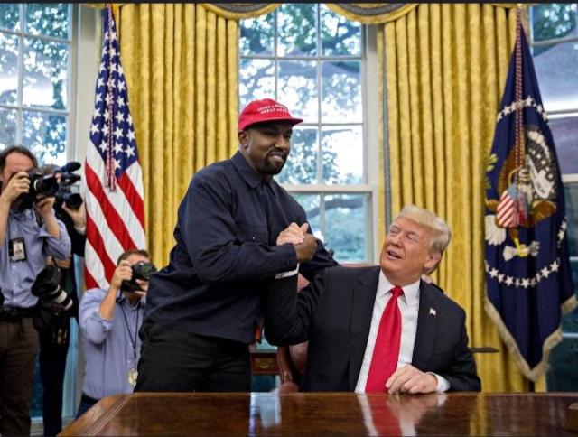 L'ultima follia di Kanye West: comprer&agrave; Parler, il social network della destra Usa