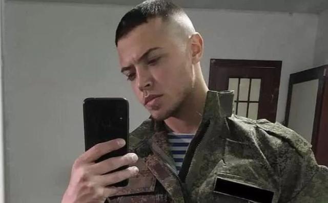 Chi &egrave; Elia Putzolu, il foreign fighter italiano morto in Ucraina: ex barista, filorusso e con origini sovietiche