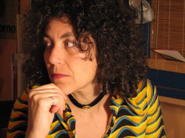 Maria Grazia Calandrone, chi &egrave;: marito, biografia, poesie, libri, madre, madre, storia, frasi