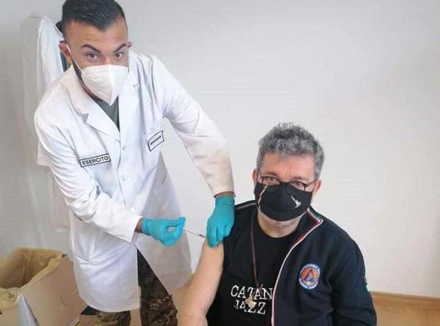 Vaccini Covid, l&rsquo;ex governatore calabrese Spirl&igrave;: &ldquo;Era mer.. e ci hanno obbligati a mangiarla&rdquo; 