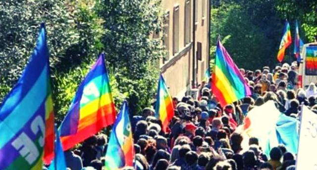 Ucraina: il potere vuole la guerra, gli italiani la pace