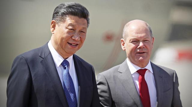 Germania, Scholz cede il 25% delle quote del porto di Amburgo alla Cina di Xi per 50 mln