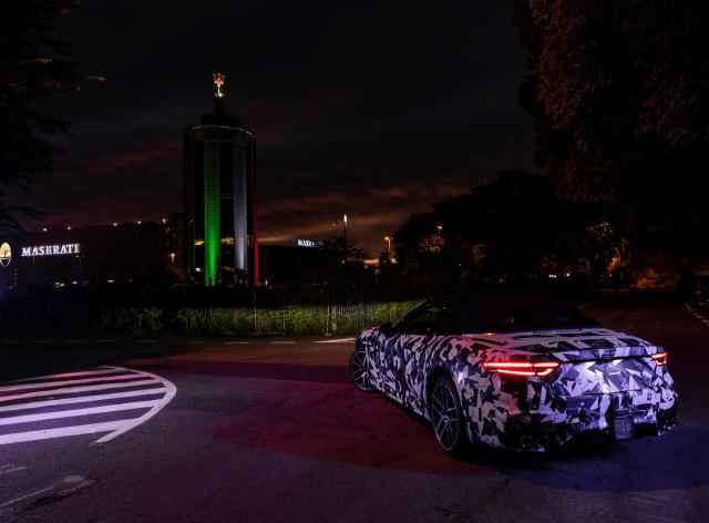 Nuova Maserati GranCabrio, le prime immagini del prototipo