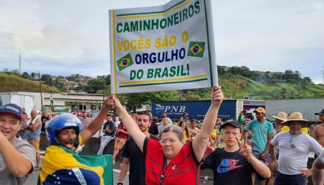 Brasile blocco stradale dei camionisti 