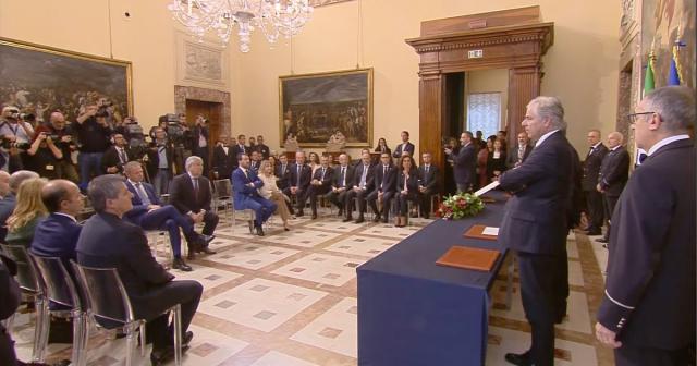 Giuramento sottosegretari e viceministri. Meloni: "Speriamo che l'avventura sia lunga"