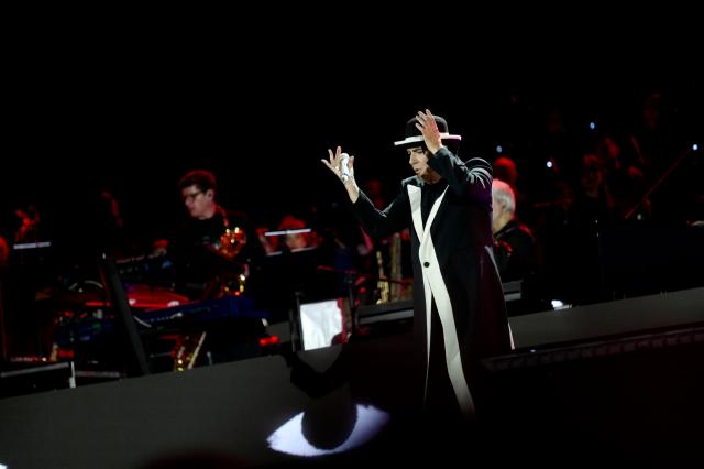 Renato Zero, il concerto su Canale 5: ospiti e scaletta 2 novembre 2022