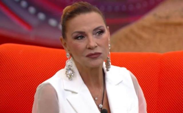 Gf Vip, Patrizia Rossetti in topless: la regia non censura il video e si vede tutto 