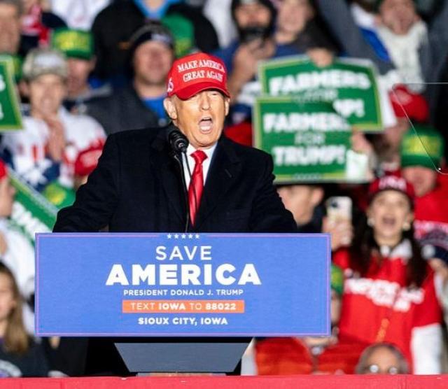 Elezioni Usa 2024, Trump si ricandida. "Per rendere il nostro Paese sicuro, glorioso e di successo"