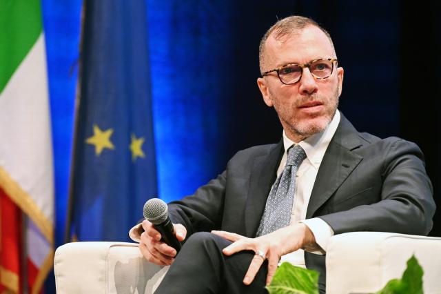 Labriola, TIM: "Rete Unica, elemento strategico per il Paese. Fare due reti in fibra ottica &egrave; dispendioso e inutile"