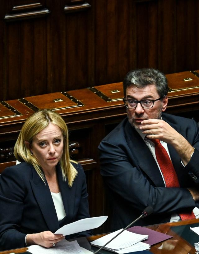 Decreto Aiuti Quater, la bozza: bollette, tetto contanti e Superbonus