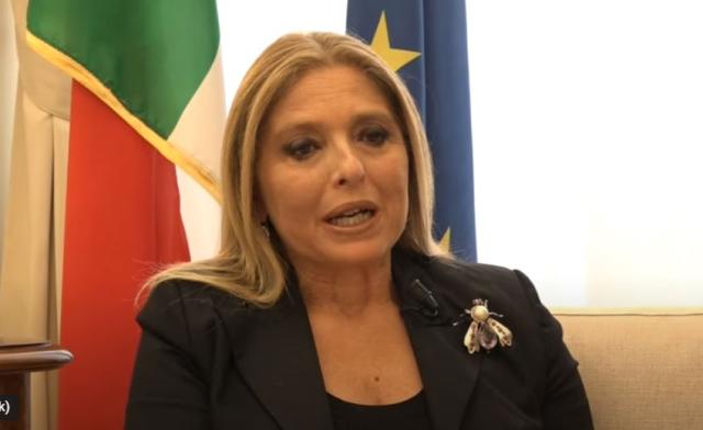 Green Pass, Ginevra Cerrina Feroni (vice Garante della Privacy): "Col certificato diritti assoluti diventati concessioni" 