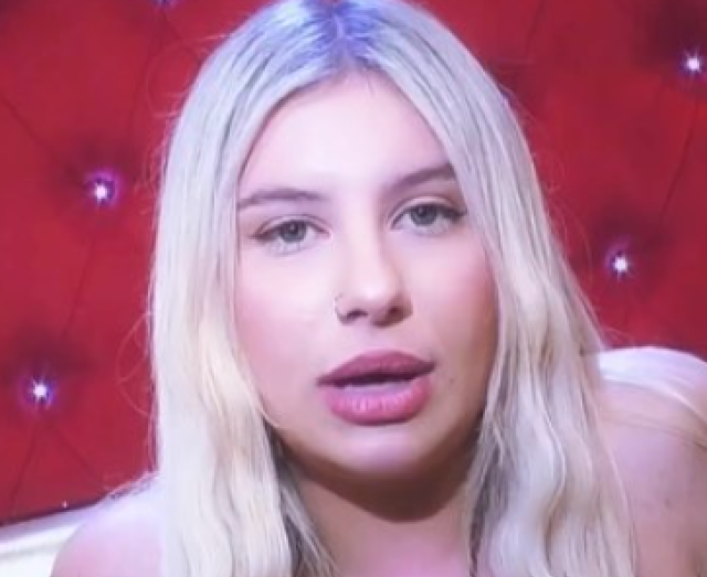 Rischio squalifica al Grande Fratello Vip: Micol Incorvaia canta Faccetta nera