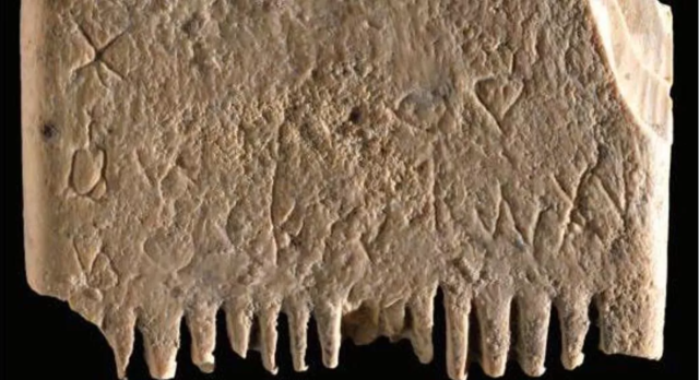 Israele, scoperta la frase nell&rsquo;alfabeto pi&ugrave; antico del mondo. La riporta un pettine d&rsquo;avorio del 1700 a.C.