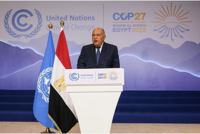 Cop27, accordo mondiale sul clima: riduzione delle emissioni di gas serra e contenere il riscaldamento globale a 1,5 C. Onu e Ue deluse