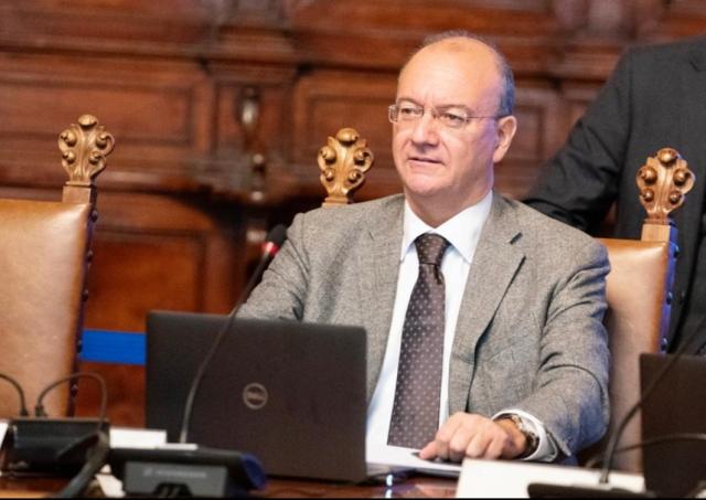 Scuola, la ricetta anti-bulli di Valditara: &ldquo;Lavori socialmente utili per gli alunni violenti&rdquo;