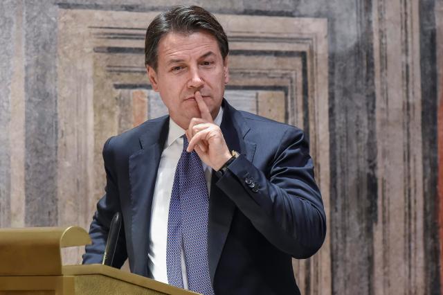 Manovra, Conte: "Disposti a tutti pur di difendere il reddito di cittadinanza, non permetteremo massacro sociale"