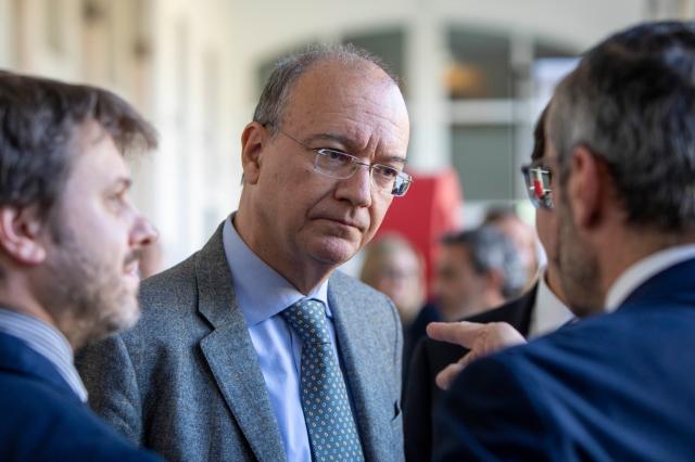 Accoltellamento ad Abbiategrasso, Valditara visita all'ospedale di Legnano la professoressa aggredita da uno studente di 16 anni