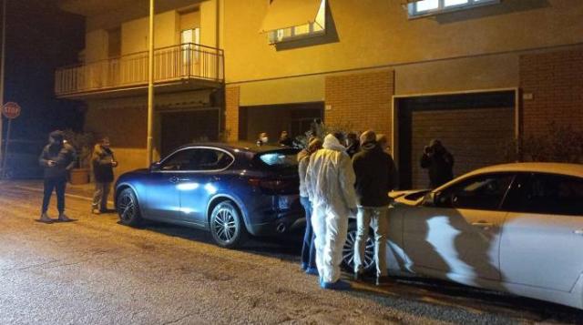 Macerata, uccide la madre a colpi di forbice
