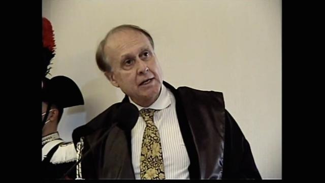 Corte Costituzionale, avvocato Sandri: "Sul vaccino Covid una manipolazione dei dati. Non &egrave; stato sperimentato per immunizzare"