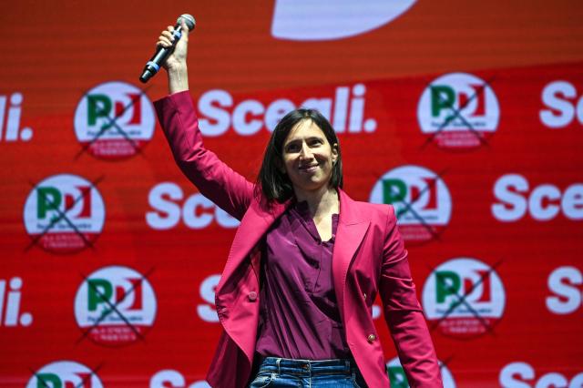 Primarie Pd, Elly Schlein scioglie la riserva: "Uscire dalle correnti". Correr&agrave; contro Bonaccini, Nardella si defila