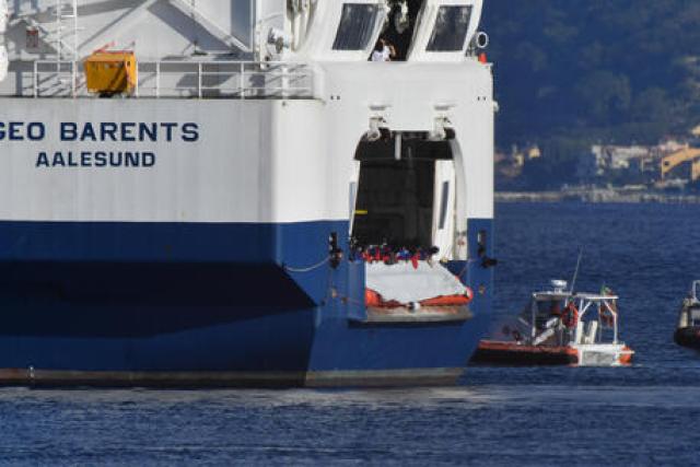 Migranti, a Lampedusa affonda una barca: 4 dispersi tra cui 2 bambini