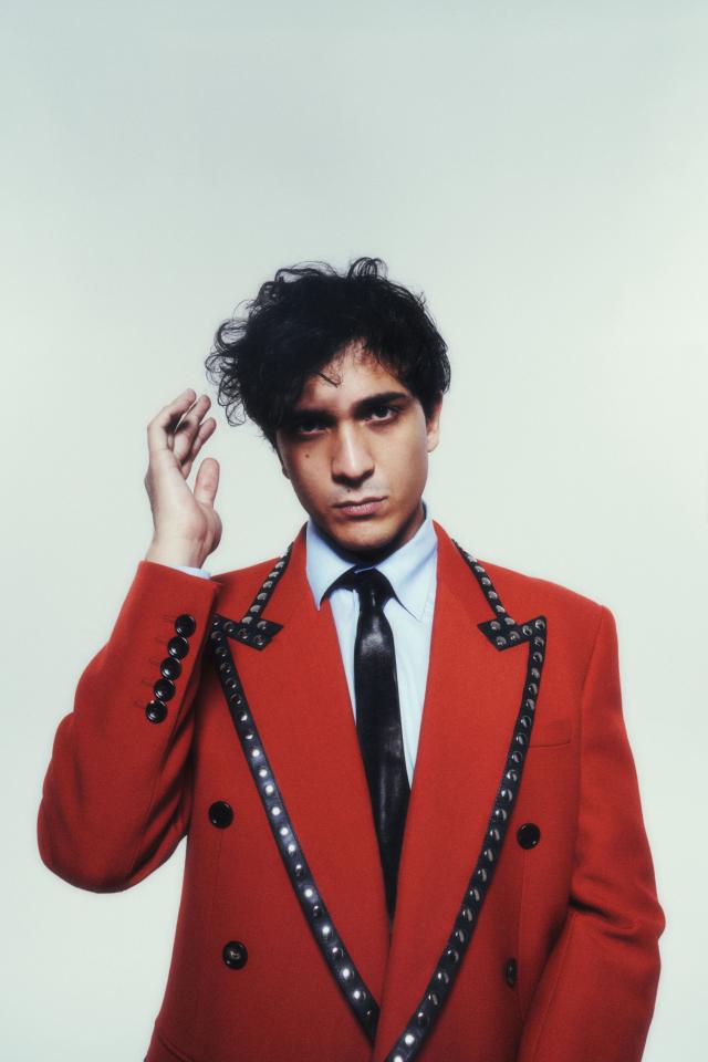 Tananai al Festival di Sanremo dopo l'uscita del suo primo album "Rave, Eclissi"