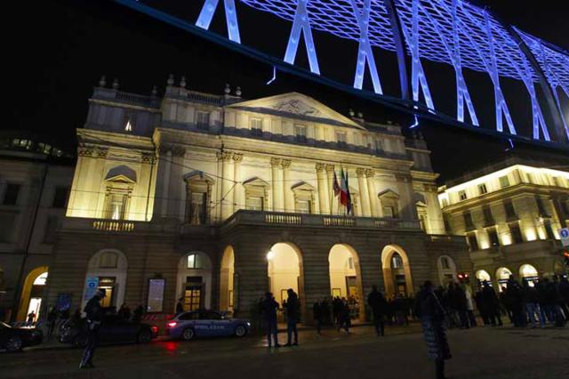 Prima della Scala di Sant'Ambrogio, in arrivo i vip non solo politici