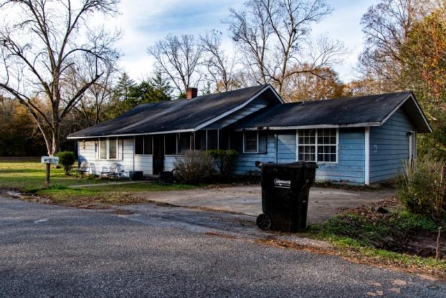 Follia USA, anziana arrestata perch&eacute; non ha pagato 77$ di tasse per la spazzatura