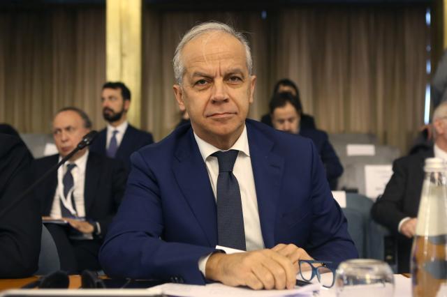 Migranti, dietrofront del Viminale? Piantedosi smentisce: &ldquo;Via libera alle navi delle ong solo per maltempo&rdquo;