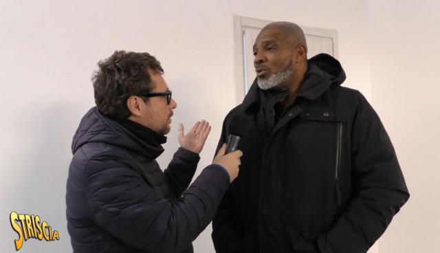 Striscia la Notizia, l'amico di Soumahoro choc: "Non ha mai lavorato nei campi. Veniva per i selfie"