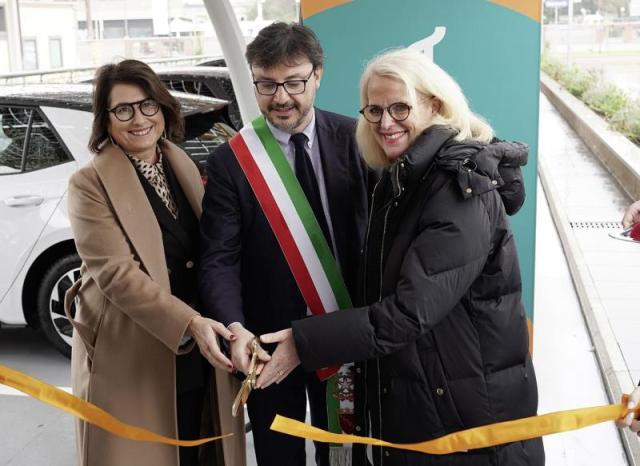 Il Gruppo Volkswagen ed Enel X Way lanciano Ewiva 