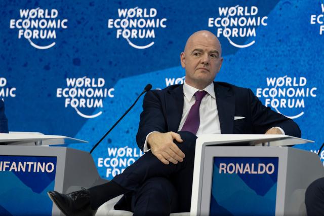 Mondiali Qatar 2022, Infantino sui diritti umani: "Liberi di esprimere opinioni ma godiamoci il calcio"