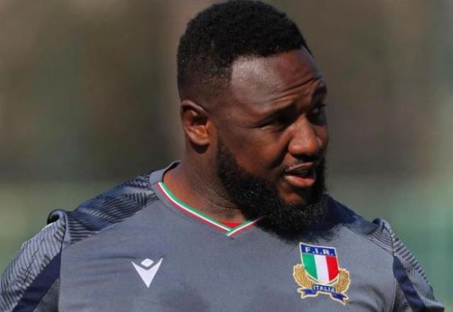 Cherif Traor&egrave; (rugby) denuncia: "Banana marcia come regalo di Natale dai compagni del Benetton"