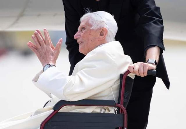 Benedetto XVI, condizioni di salute gravi ma stabili. Ratzinger da mesi ormai senza parola