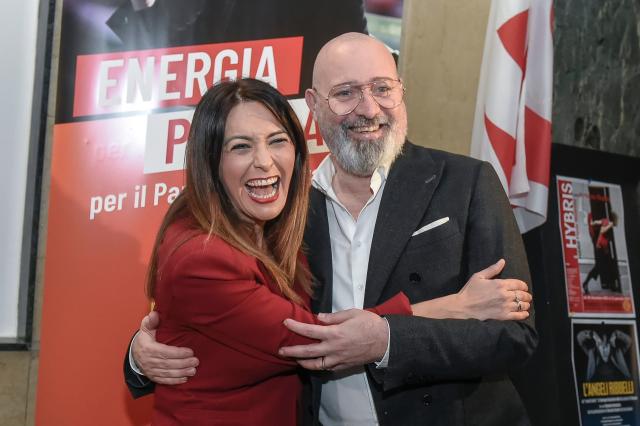 Bonaccini-Picierno, il ticket per le primarie del PD. Il candidato: "Pina donna da combattimento come me"