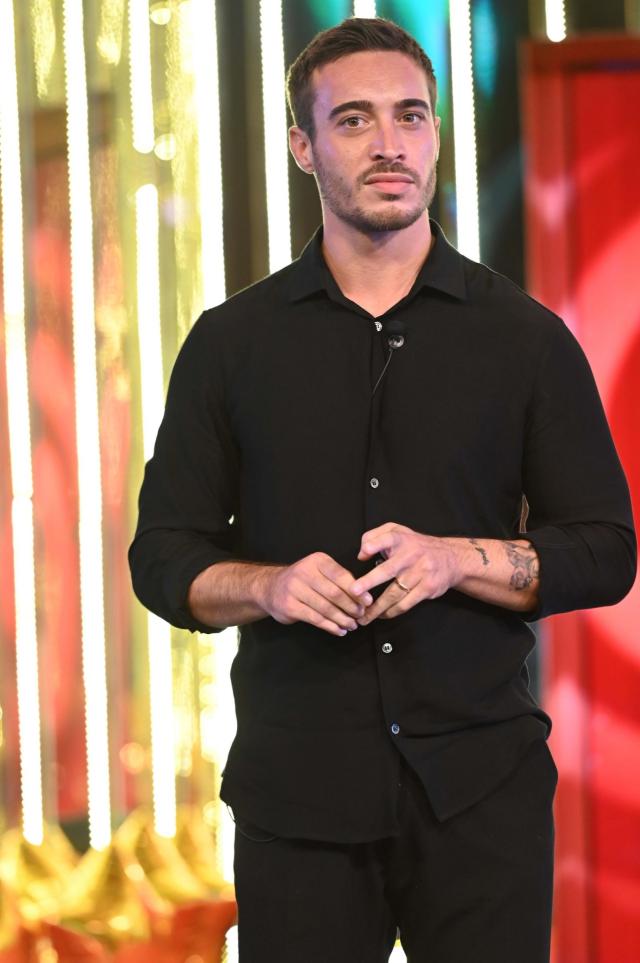 Antonino Spinalbese lascia il Grande Fratello Vip per un intervento chirurgico