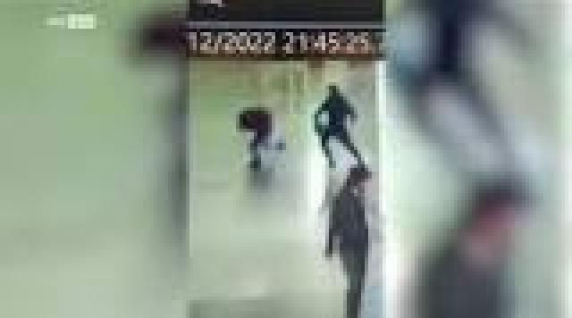 Turista ferita a Termini, la vacanza a Roma con l'amica e la festa di Capodanno. Il prefetto: &laquo;Allontaniamo i senzatetto violenti dalla stazione&raquo;